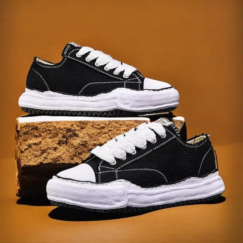 Hyped Sneaker