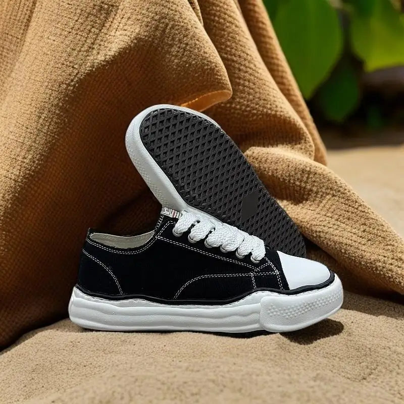 Hyped Sneaker