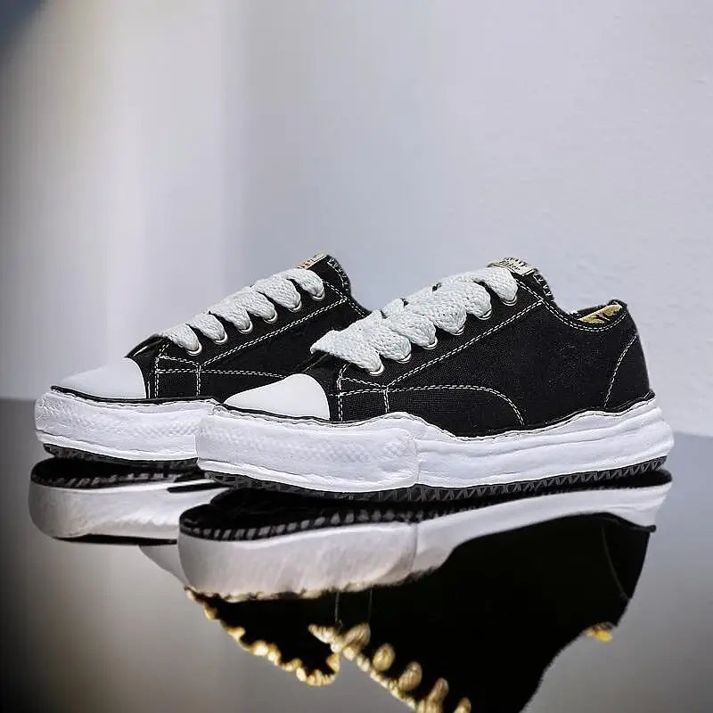 Hyped Sneaker