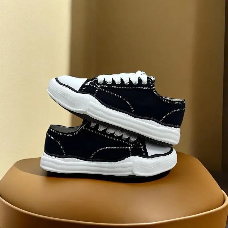 Hyped Sneaker