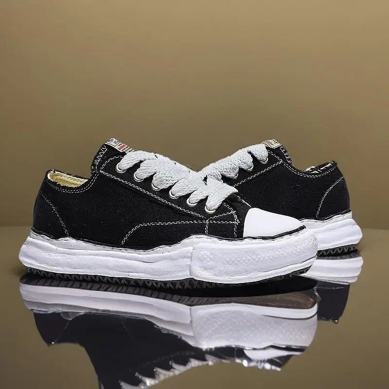 Hyped Sneaker